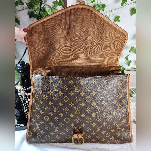 Authentic Louis Vuitton Monogram Beverly 43 with Dust Bag - Picture 10 of 17